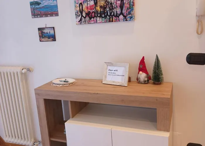 La Casa Di Elenu A Posillipo
